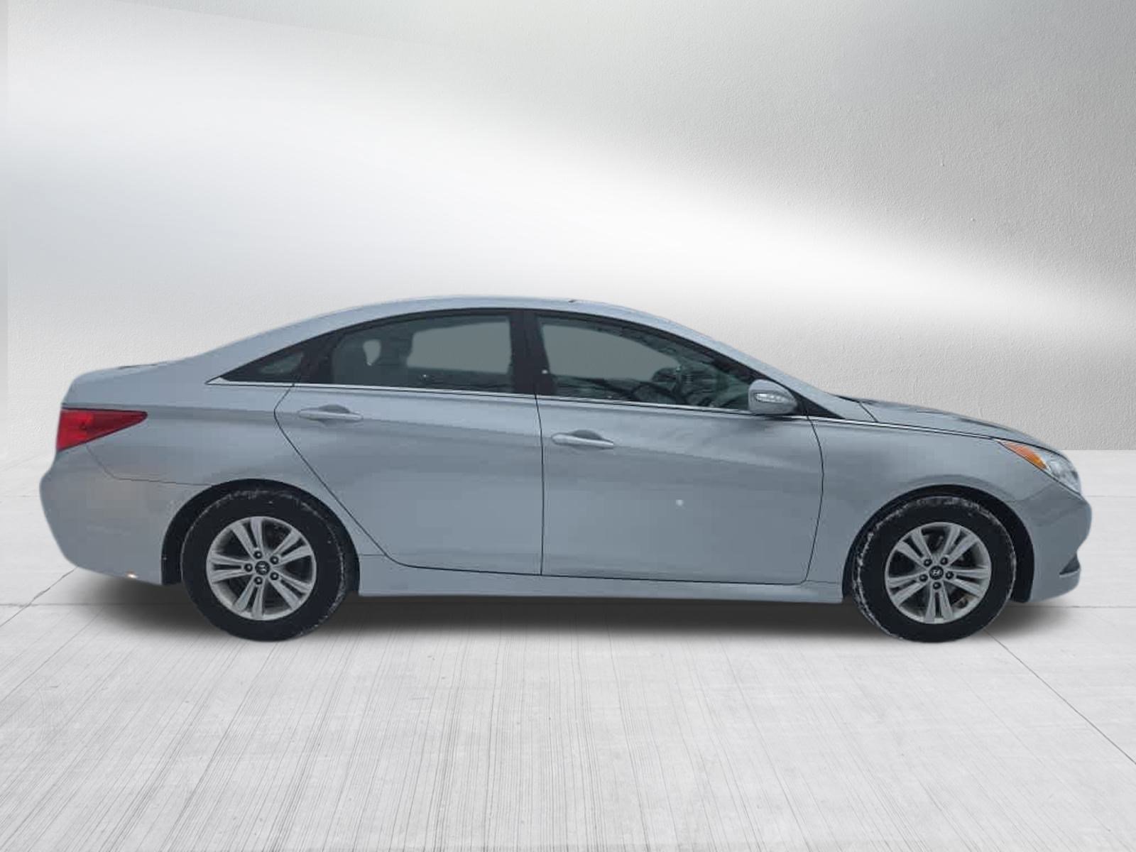 2014 Hyundai Sonata GLS photo 2
