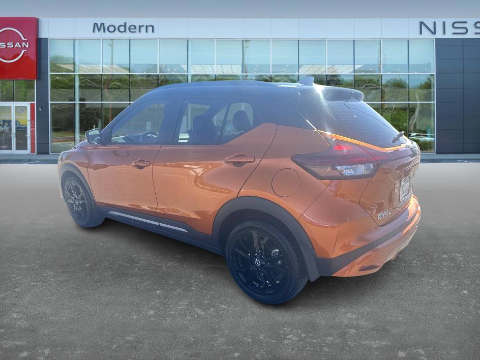 2023 Nissan Kicks SR photo 5
