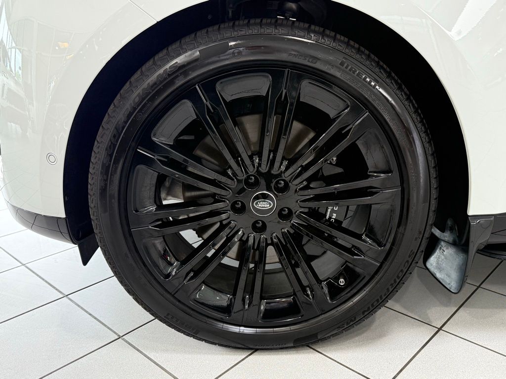 2025 Land Rover Range Rover Autobiography photo 18