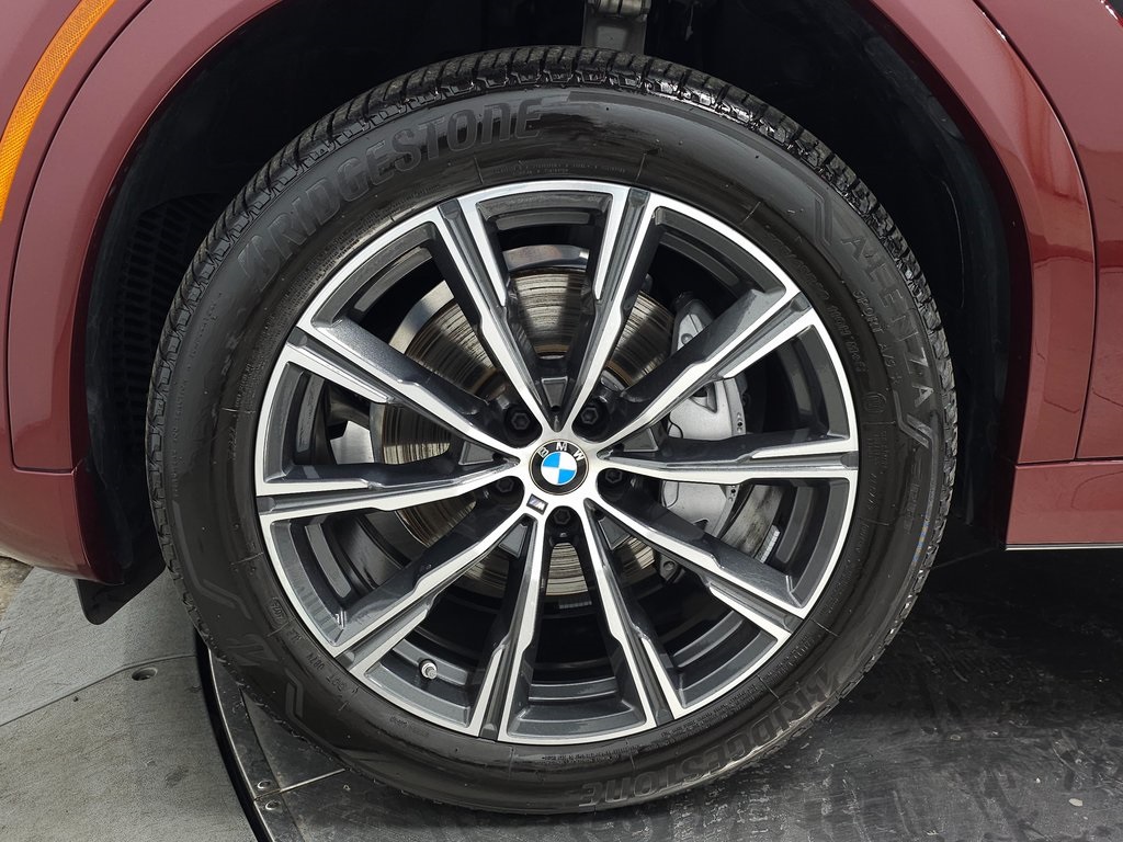 2025 BMW X6 - Image 13