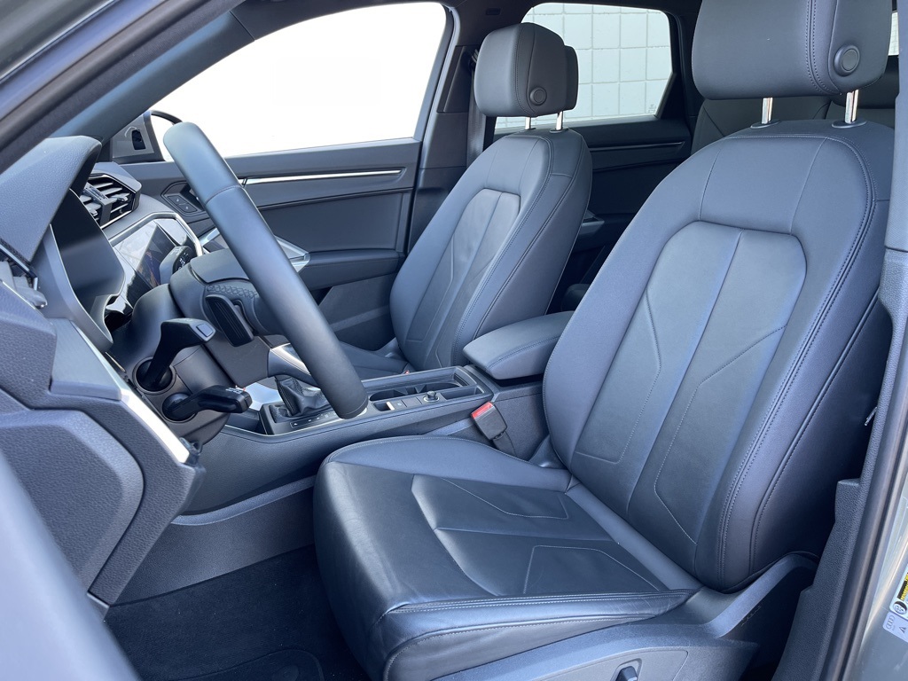 2025 Audi Q3 S line Premium photo 11