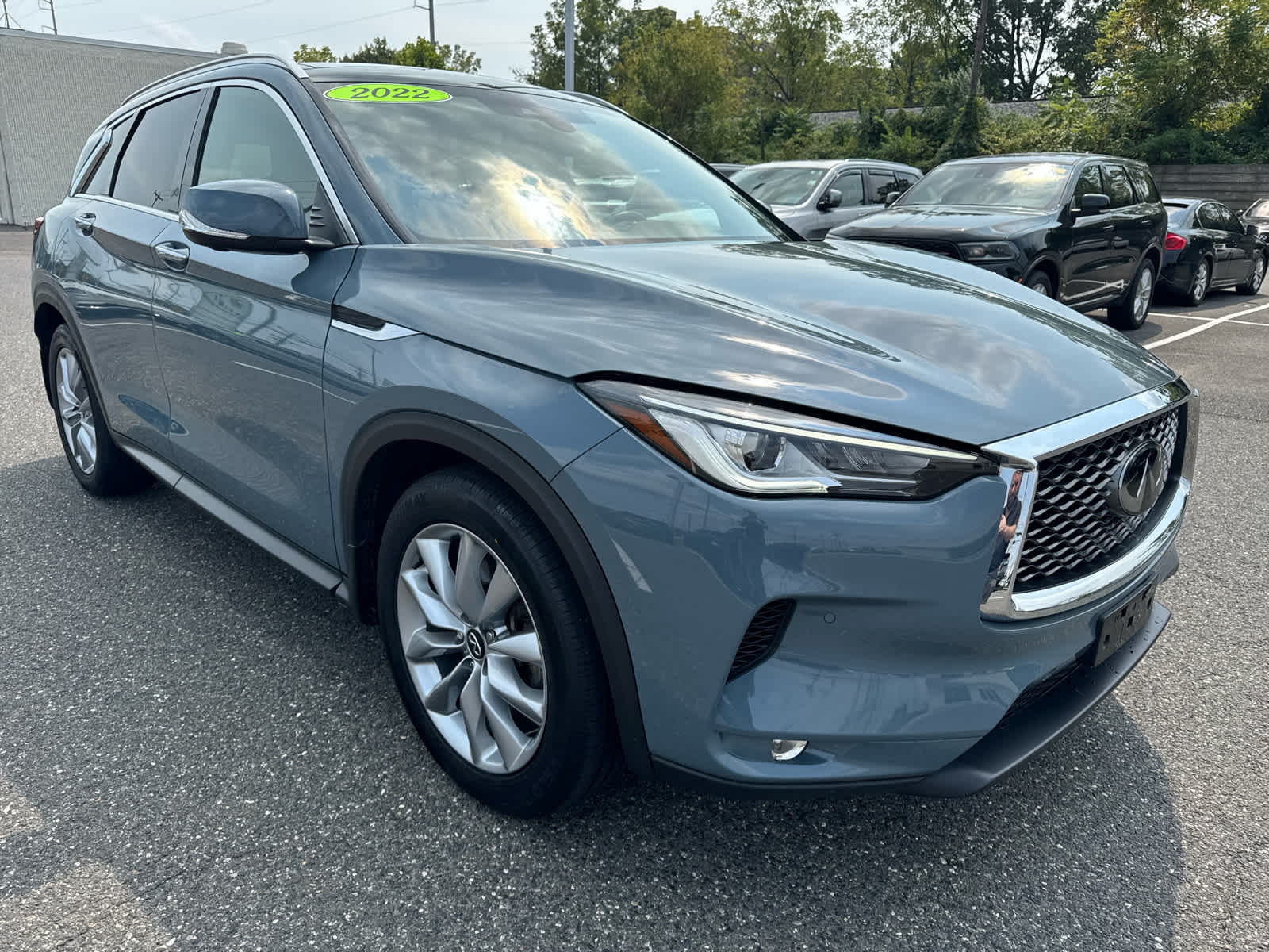 2022 Infiniti QX50 Essential AWD photo 3