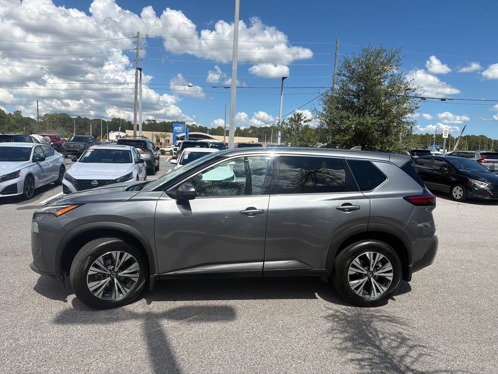 2021 Nissan Rogue SV photo 4