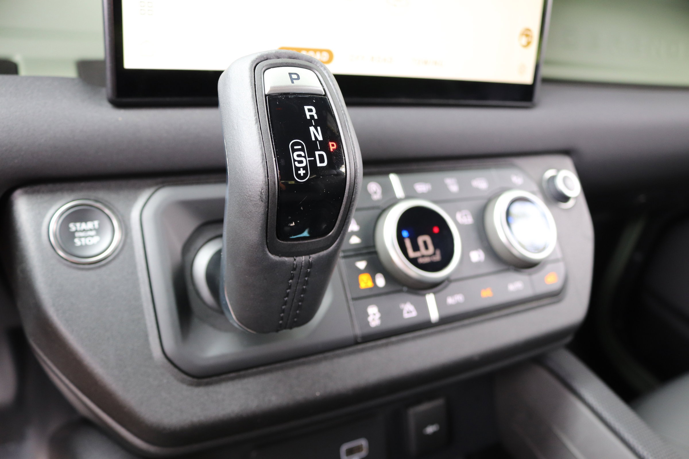 2023 Land Rover Defender photo 20