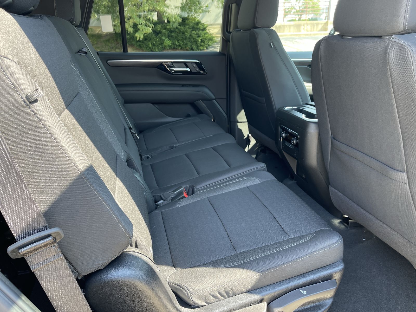 2025 Chevrolet Tahoe LS photo 6