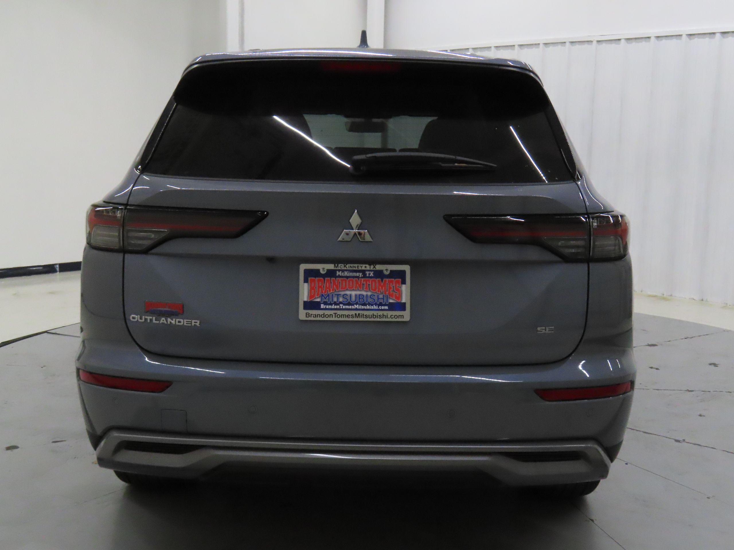 2025 Mitsubishi Outlander SE photo 4