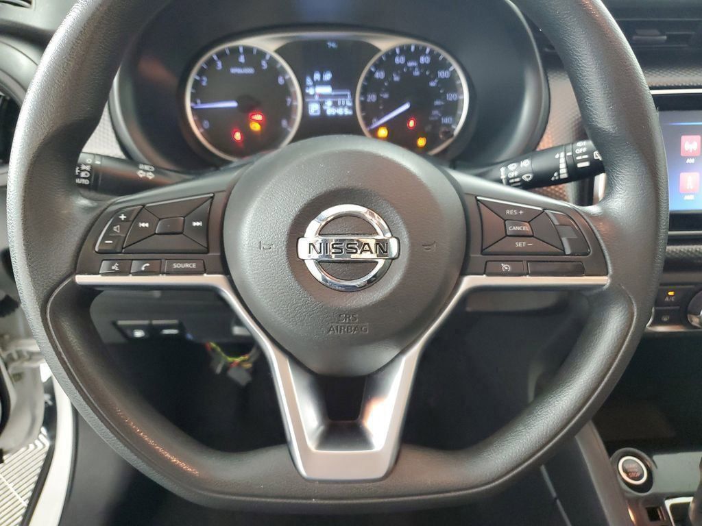 2020 Nissan Kicks S photo 17