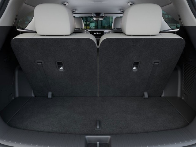 New 2025 Snow White Pearl Kia EX image 19