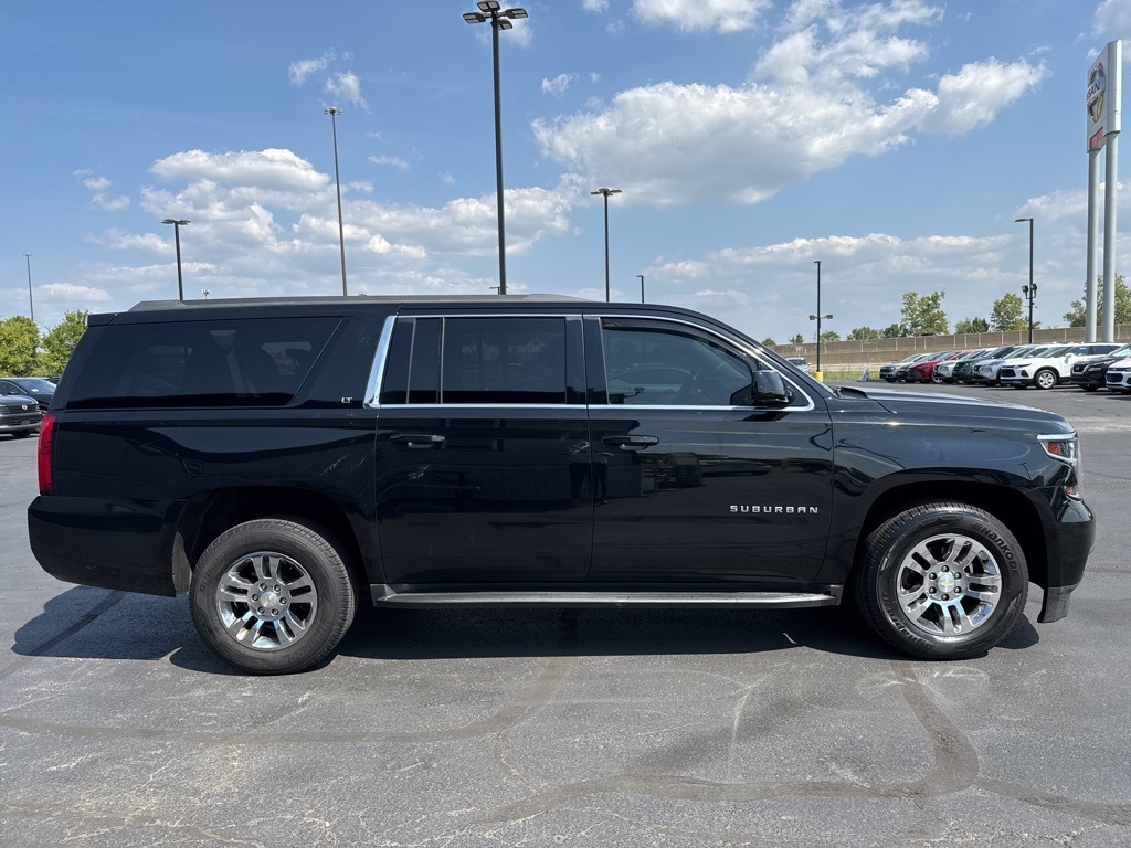 2017 Chevrolet Suburban LT photo 2