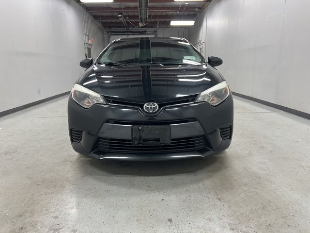 2015 Toyota Corolla LE photo 2