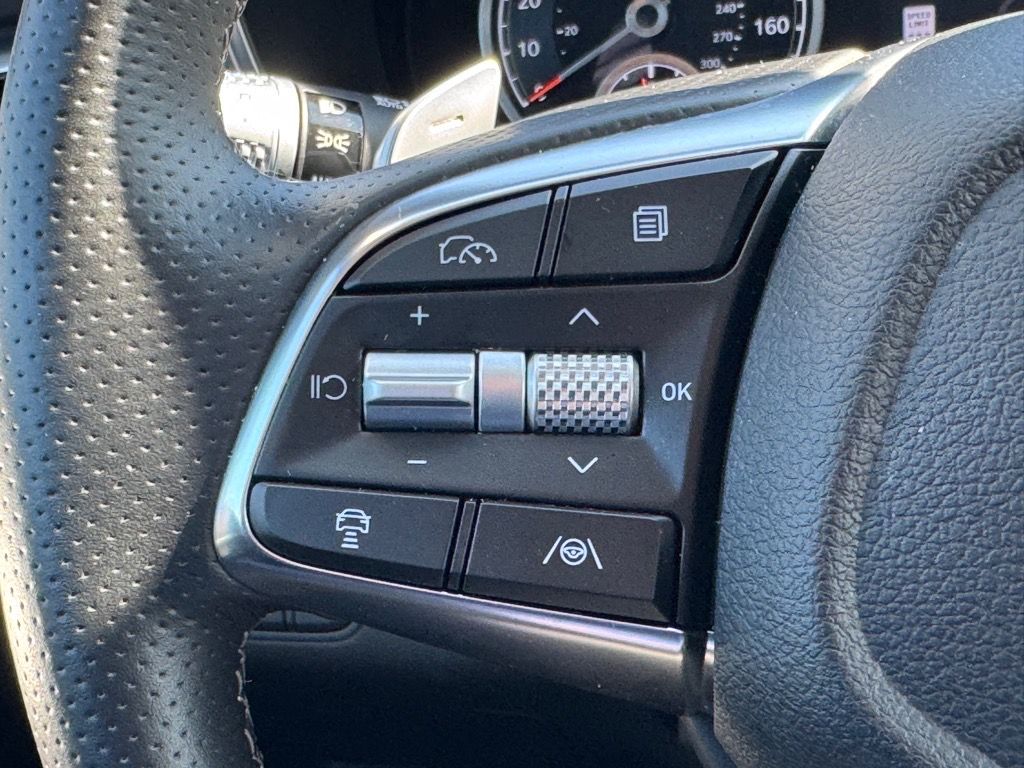 2025 Genesis G70 2.5T photo 17