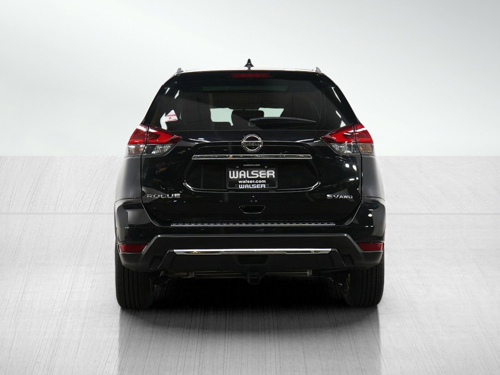 2018 Nissan Rogue SV photo 3