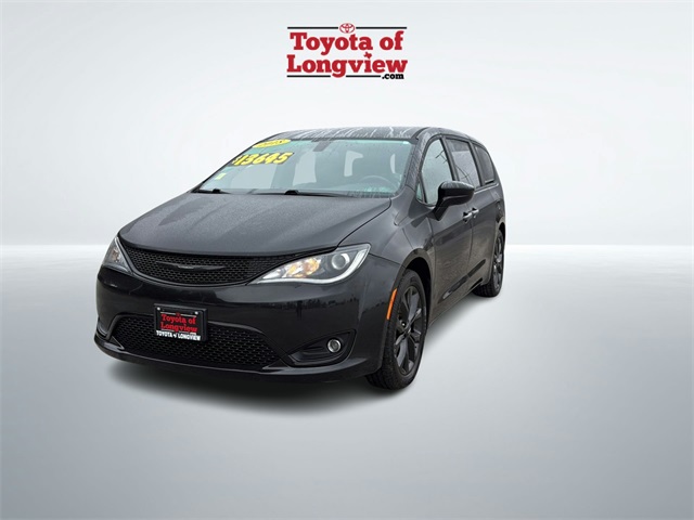 2018 Chrysler Pacifica Touring Plus's photo