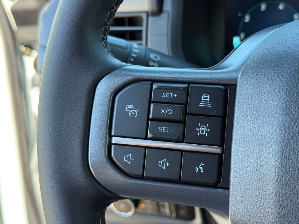 2025 Ford F-150 XLT photo 14