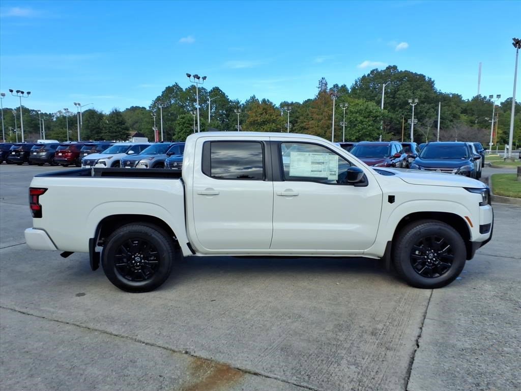 2026 Nissan Frontier Crew Cab SV photo 2