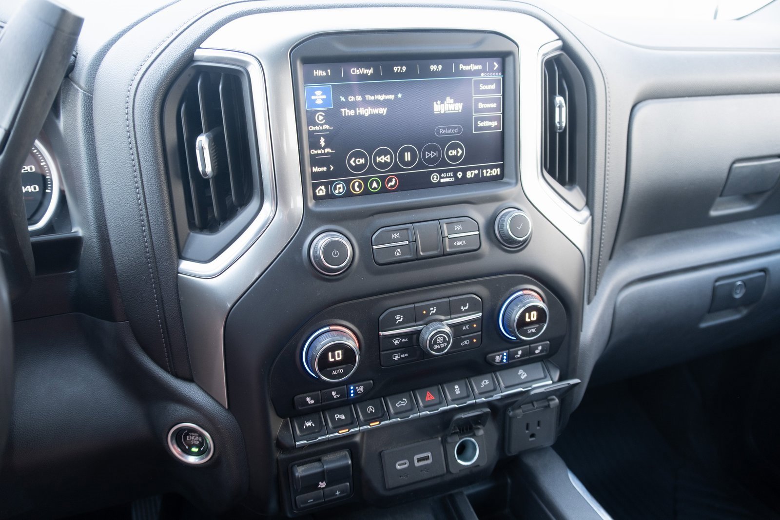2021 Chevrolet Silverado 1500 LTZ photo 3