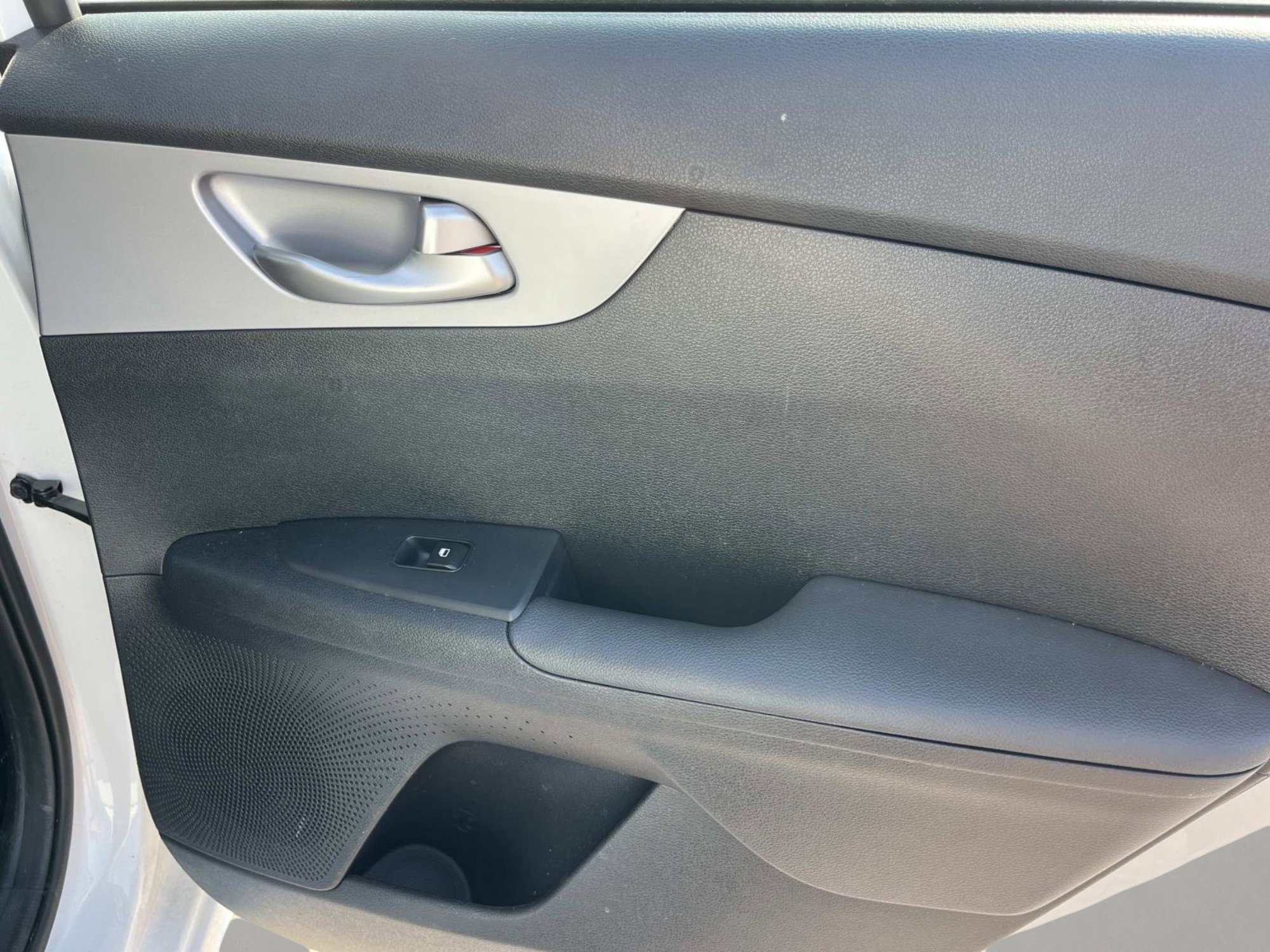 2024 Kia Forte LXS photo 17