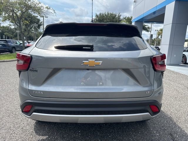 2024 Chevrolet Trax LT photo 3
