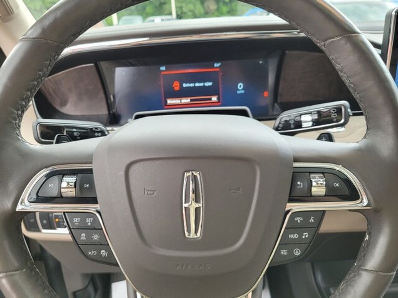 2024 Lincoln Navigator L Reserve photo 21