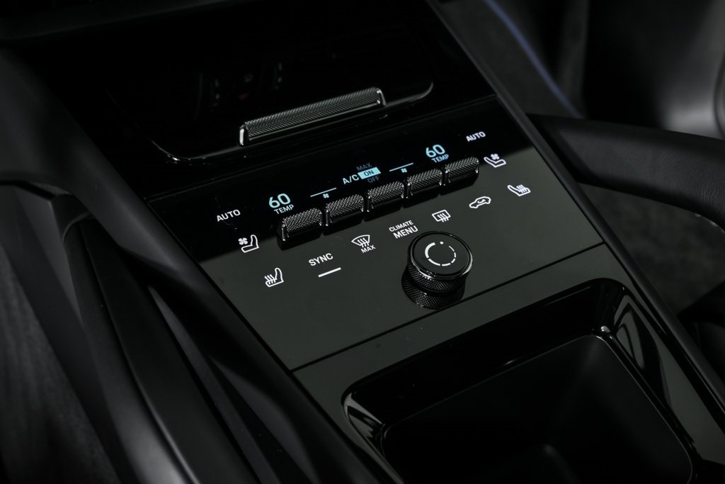 2025 Porsche Cayenne GTS photo 17