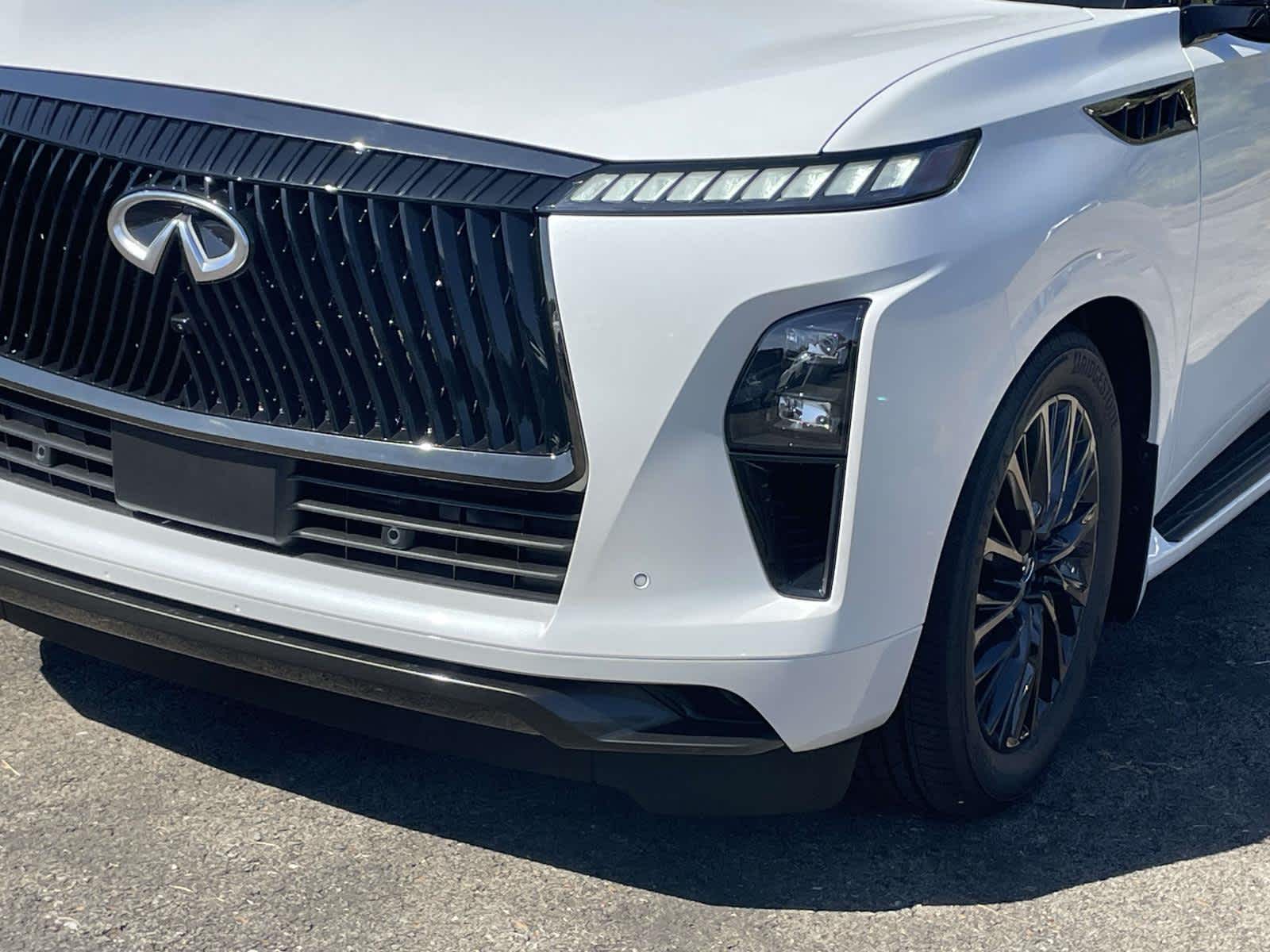 2026 Infiniti QX80 photo 7