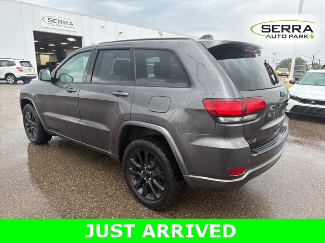 2017 Jeep Grand Cherokee Laredo photo 4