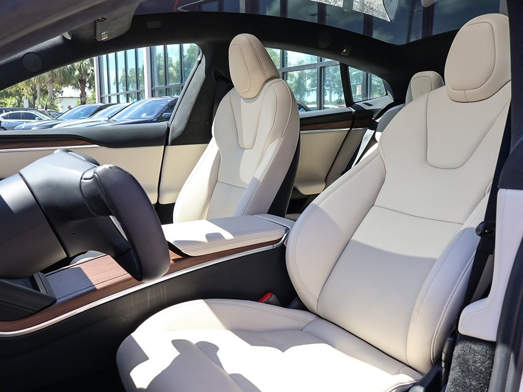 2022 Tesla Model S photo 24