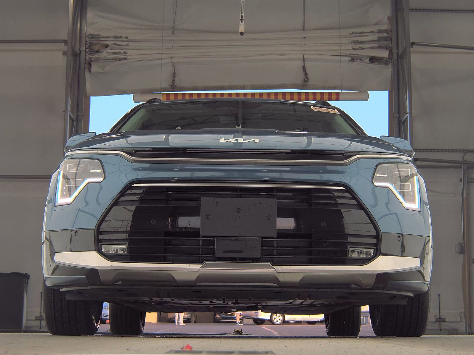 2025 Kia Niro SX Touring photo 2