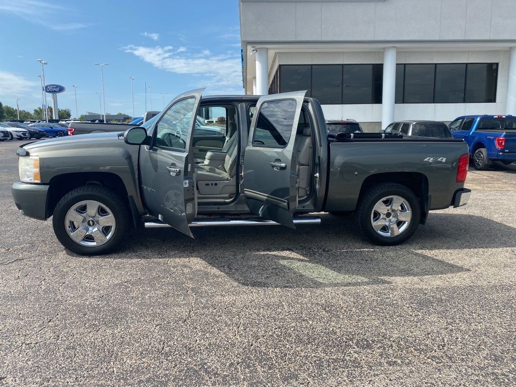 2011 Chevrolet Silverado 1500 LTZ photo 4