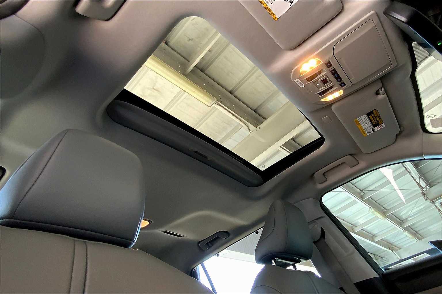 2022 Toyota Highlander XLE photo 24