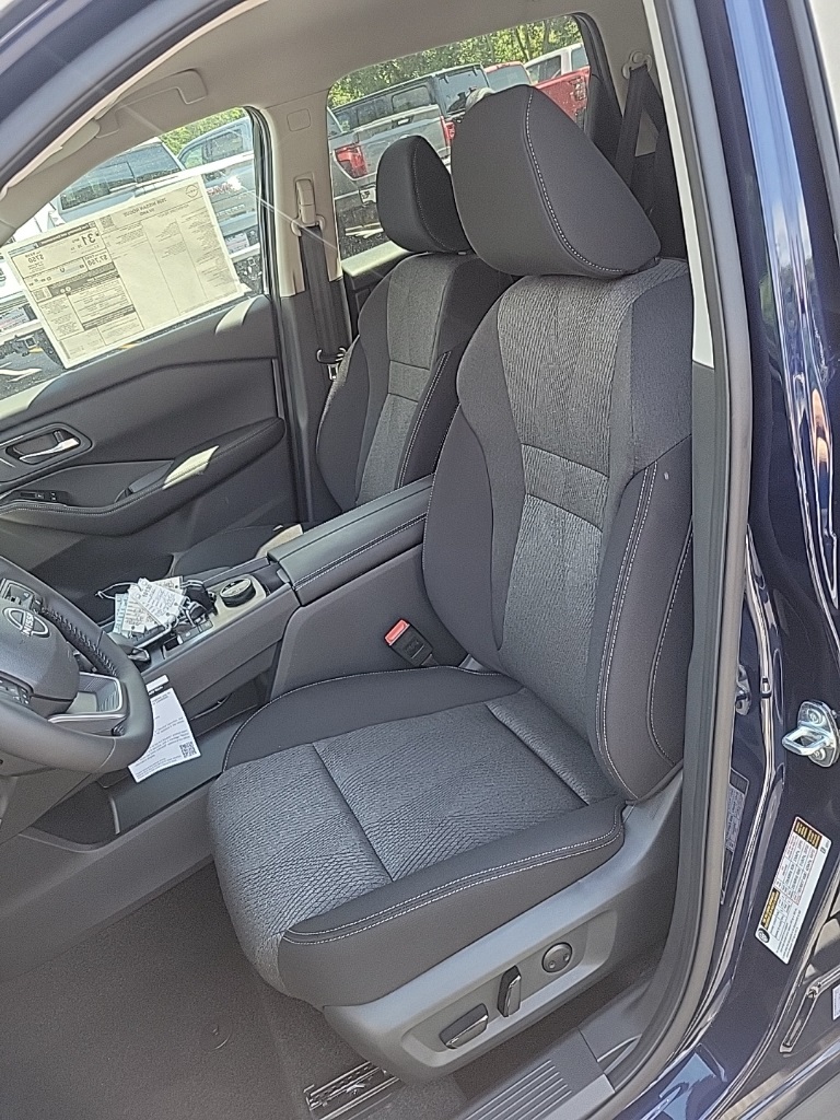 2026 Nissan Rogue SV photo 14