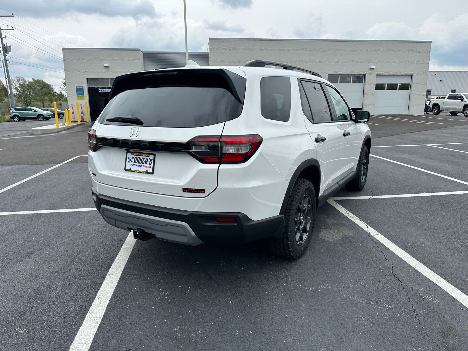 2025 Honda Pilot TrailSport photo 5