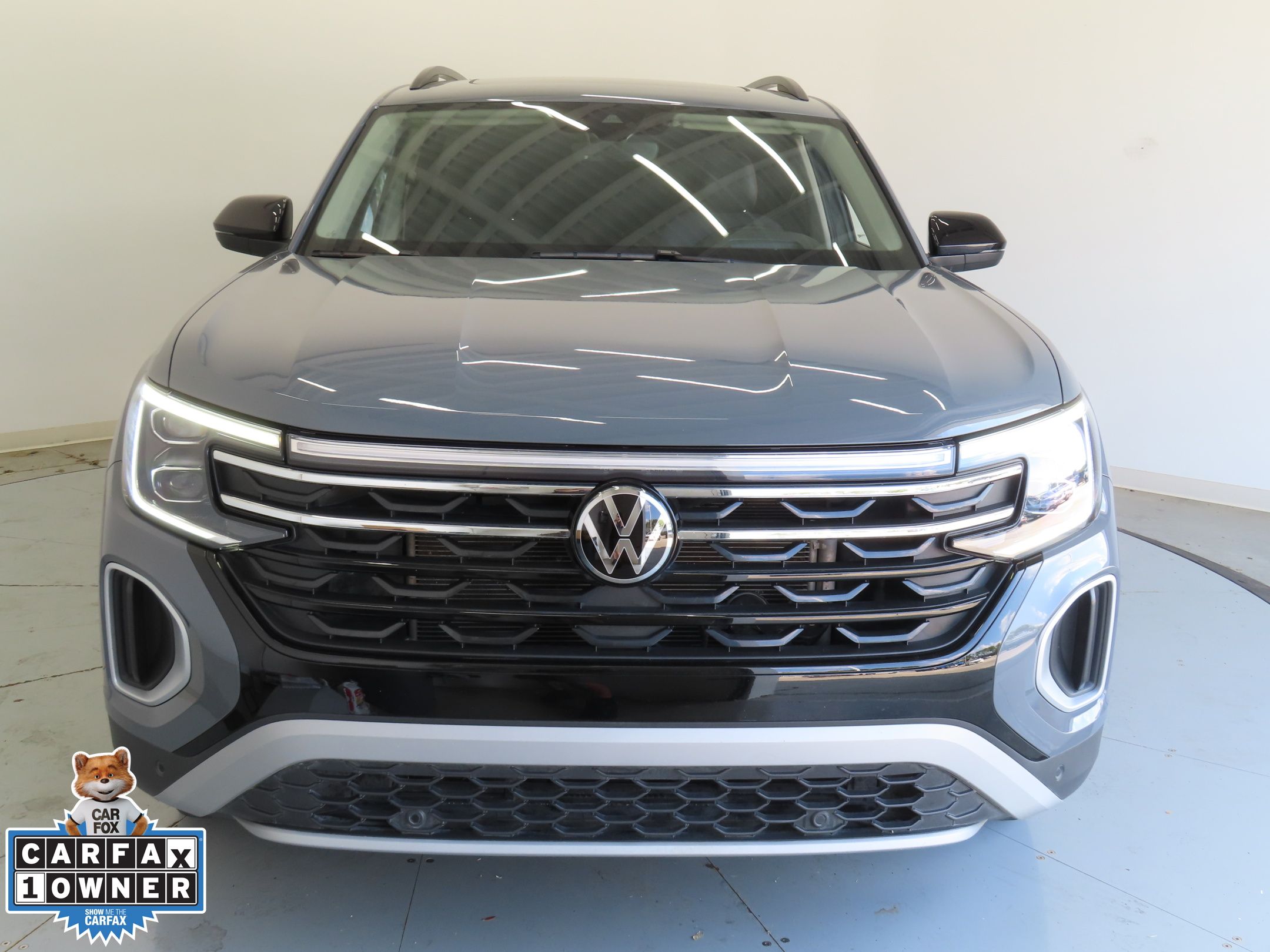 2024 Volkswagen Atlas Peak Edition SEL photo 8