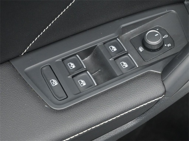 2022 Volkswagen Tiguan SE photo 13