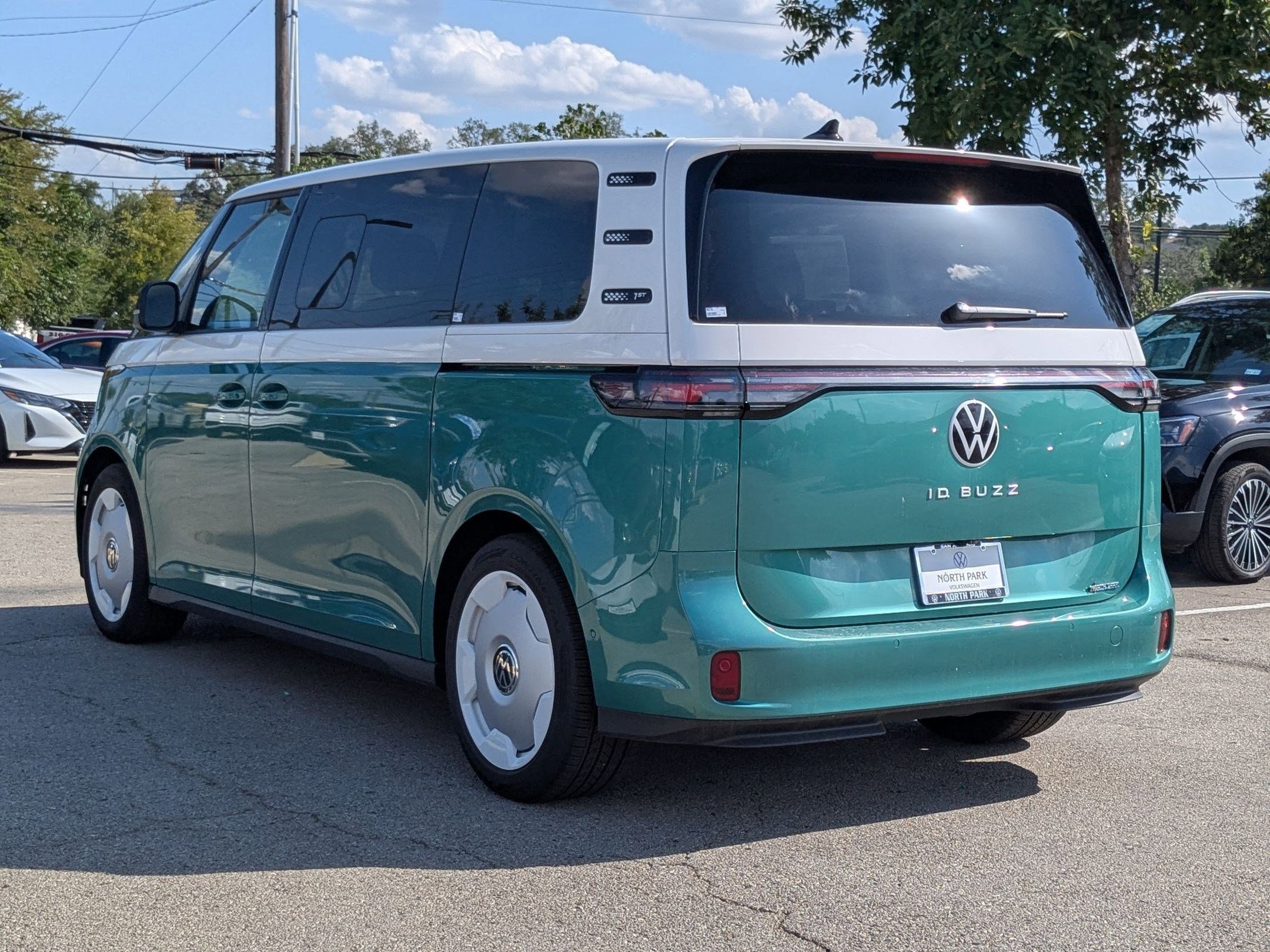 2025 Volkswagen ID. Buzz photo 3