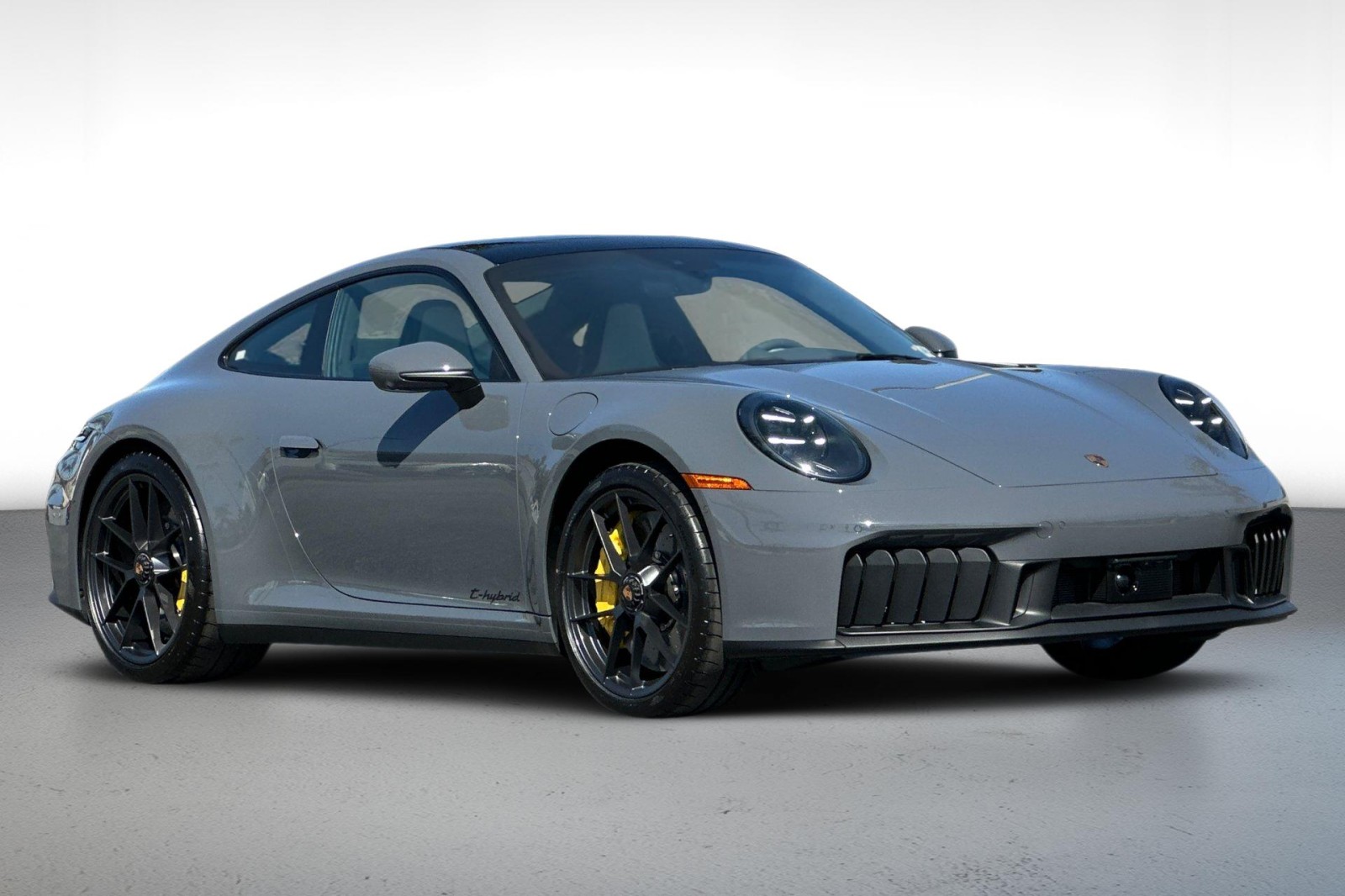 2025 Porsche 911 GTS photo 11