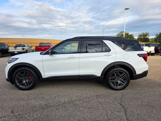 2025 Ford Explorer ST photo 36