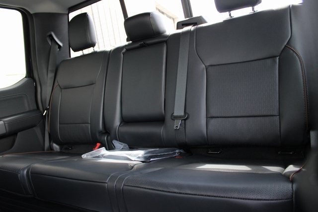 2025 Ford F-350 Lariat photo 4