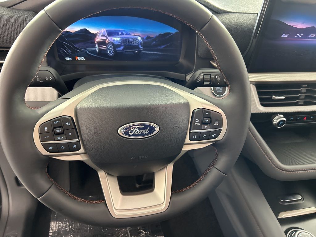 2025 Ford Explorer photo 11