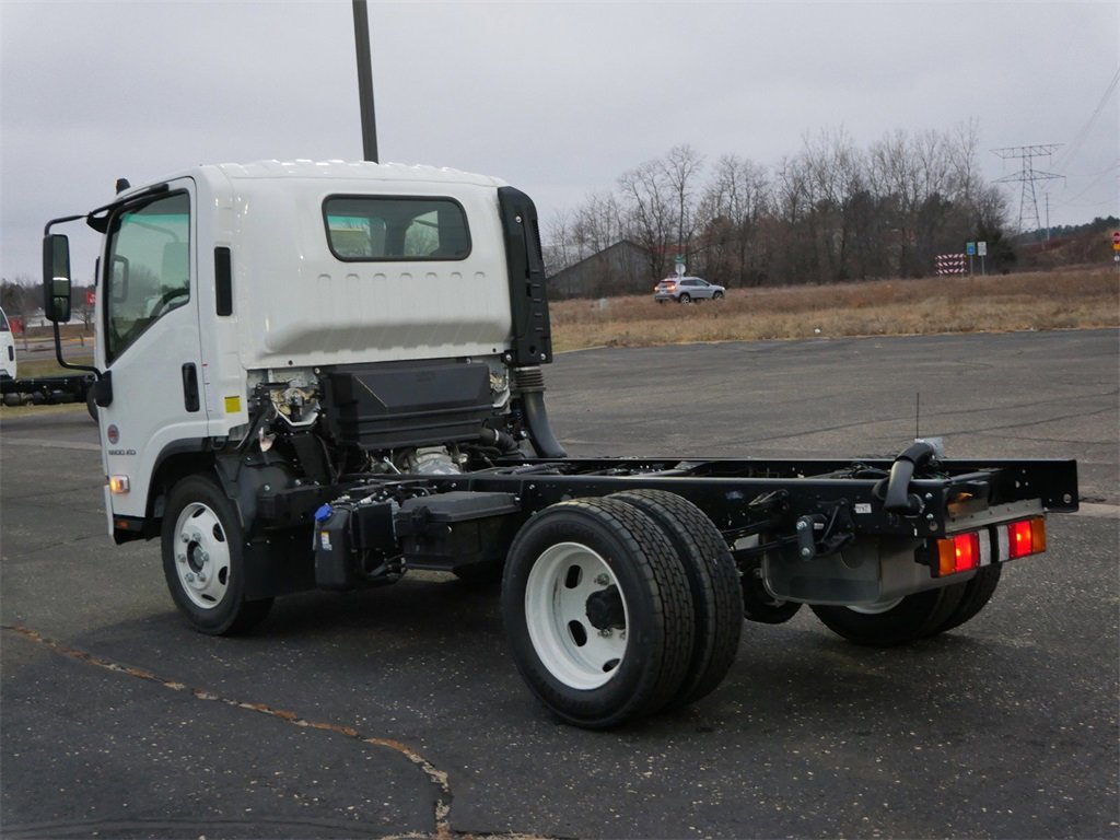 2025 Chevrolet Silverado photo 2