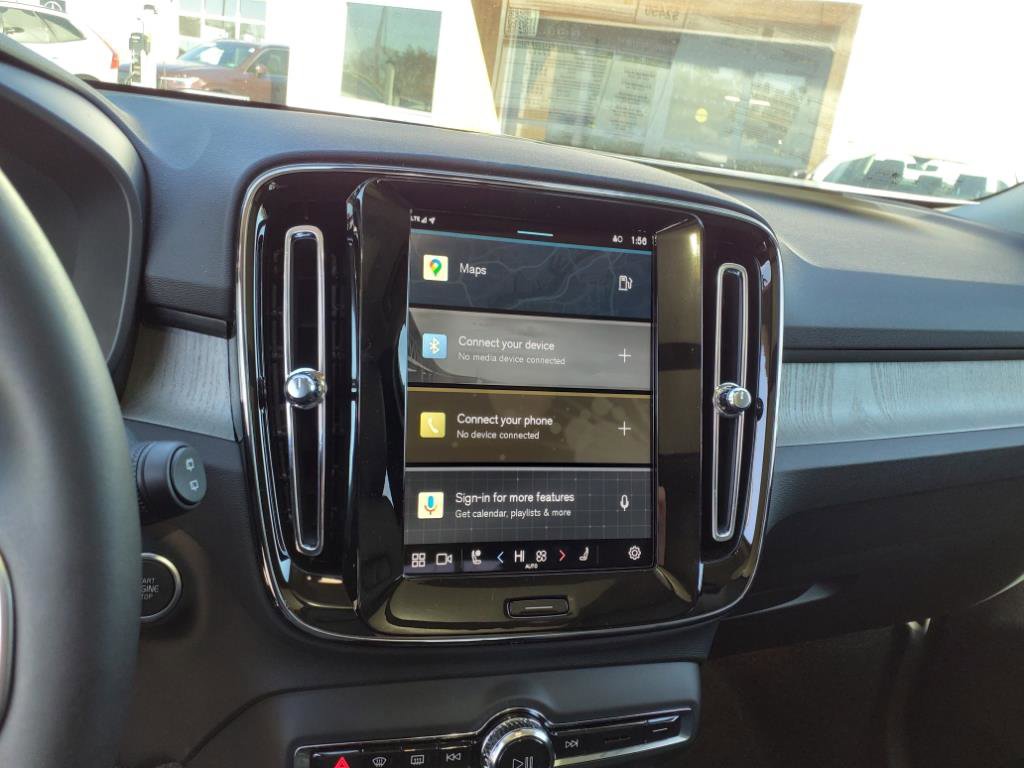 2025 Volvo XC40 Core photo 18