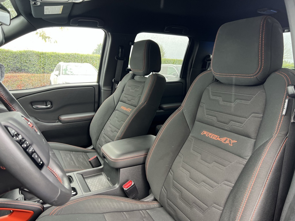 2024 Nissan Frontier PRO-4X photo 11