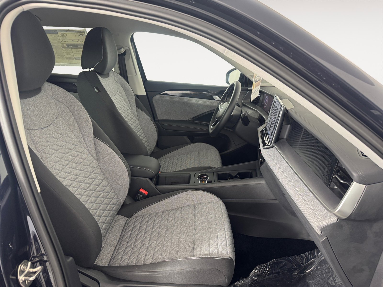 2025 Volkswagen Tiguan S photo 12