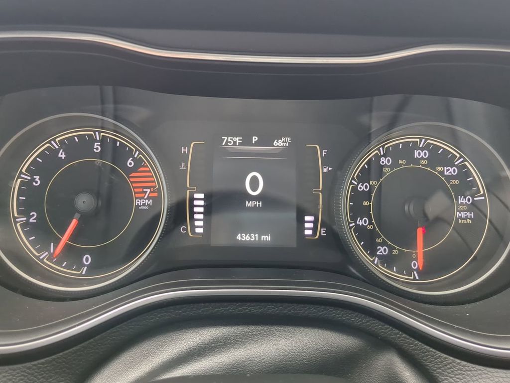2021 Jeep Cherokee Altitude photo 25