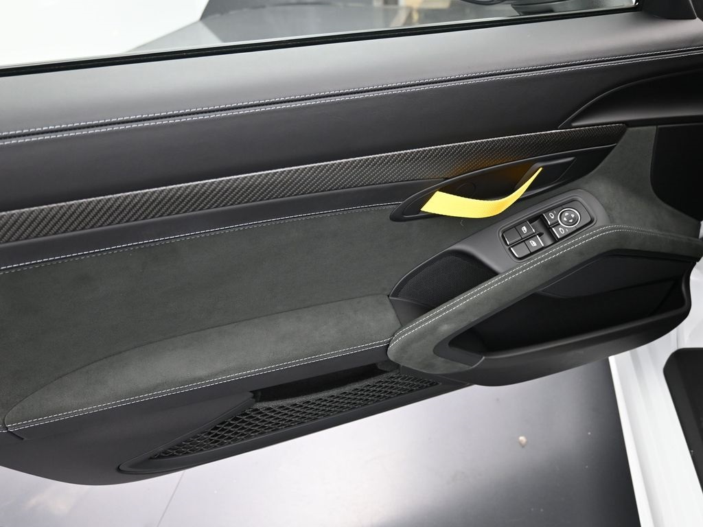 2024 Porsche Cayman GT4 RS photo 18