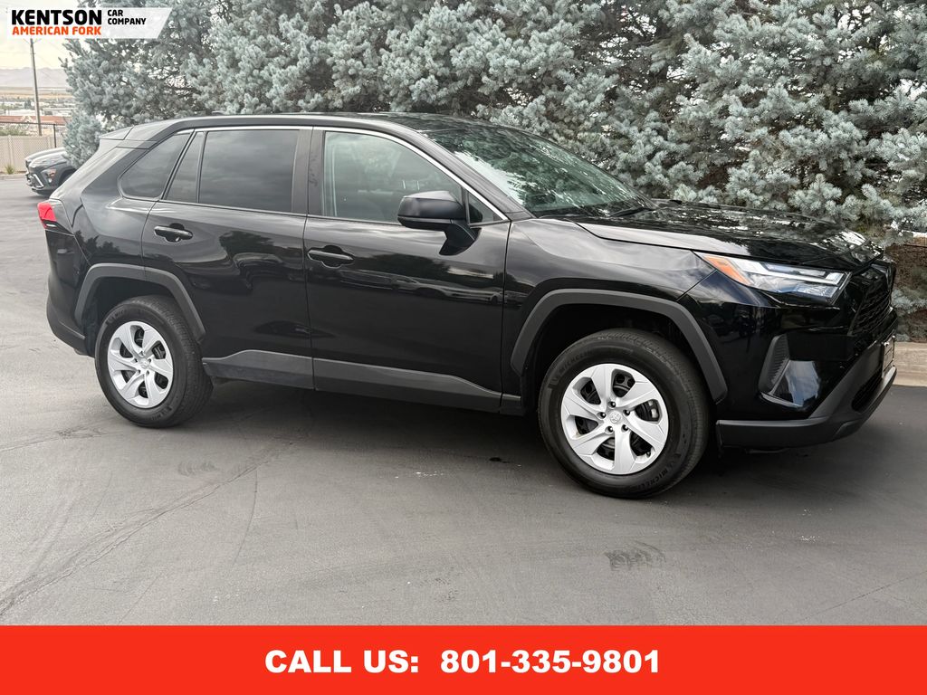 2024 Toyota RAV4 LE photo 9