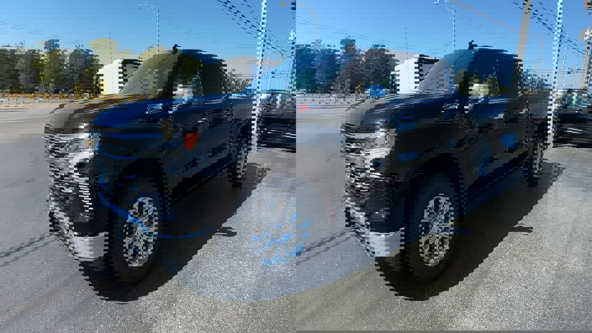 2026 Chevrolet Silverado 1500 LTZ photo 3