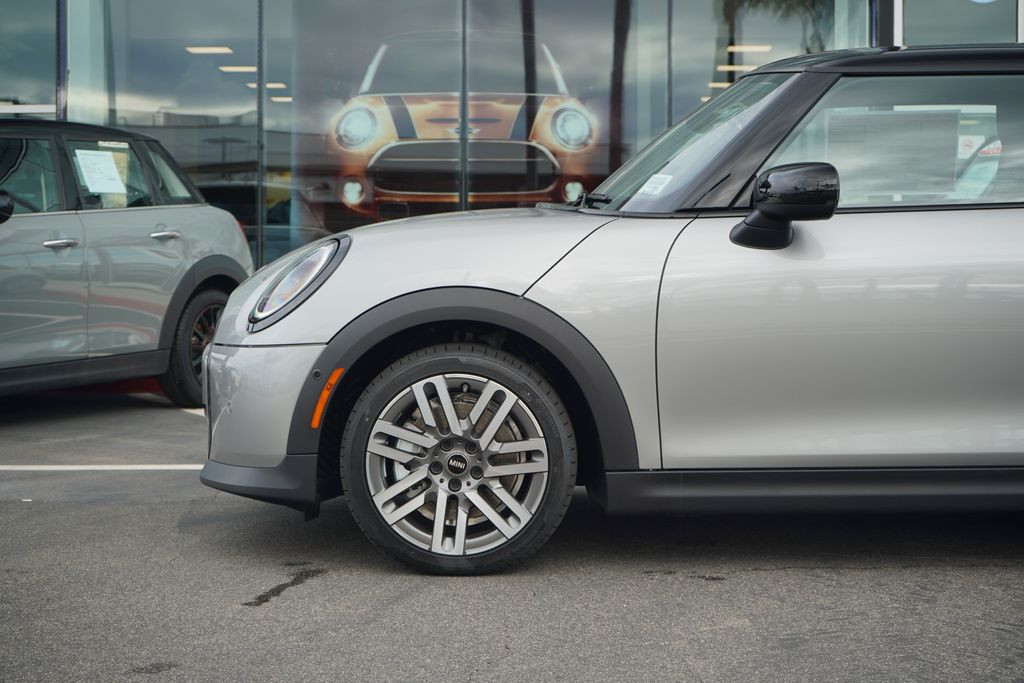 2026 Mini Cooper 2 Door Hardtop Signature photo 2