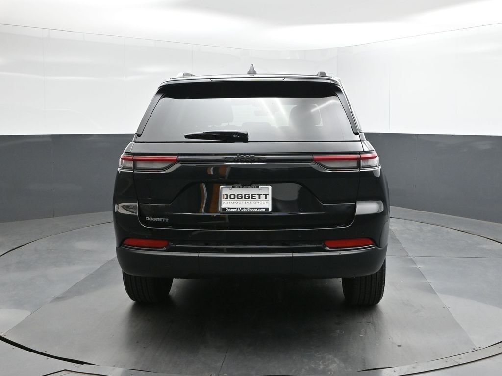 2025 Jeep Grand Cherokee Laredo Altitude X photo 4