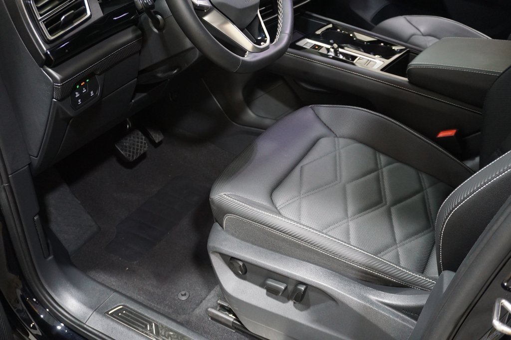 2025 Volkswagen Atlas Cross Sport SE Technology photo 22